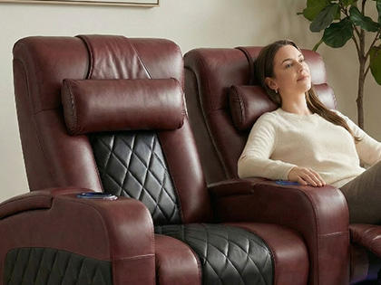 Berry Recliner Pillow